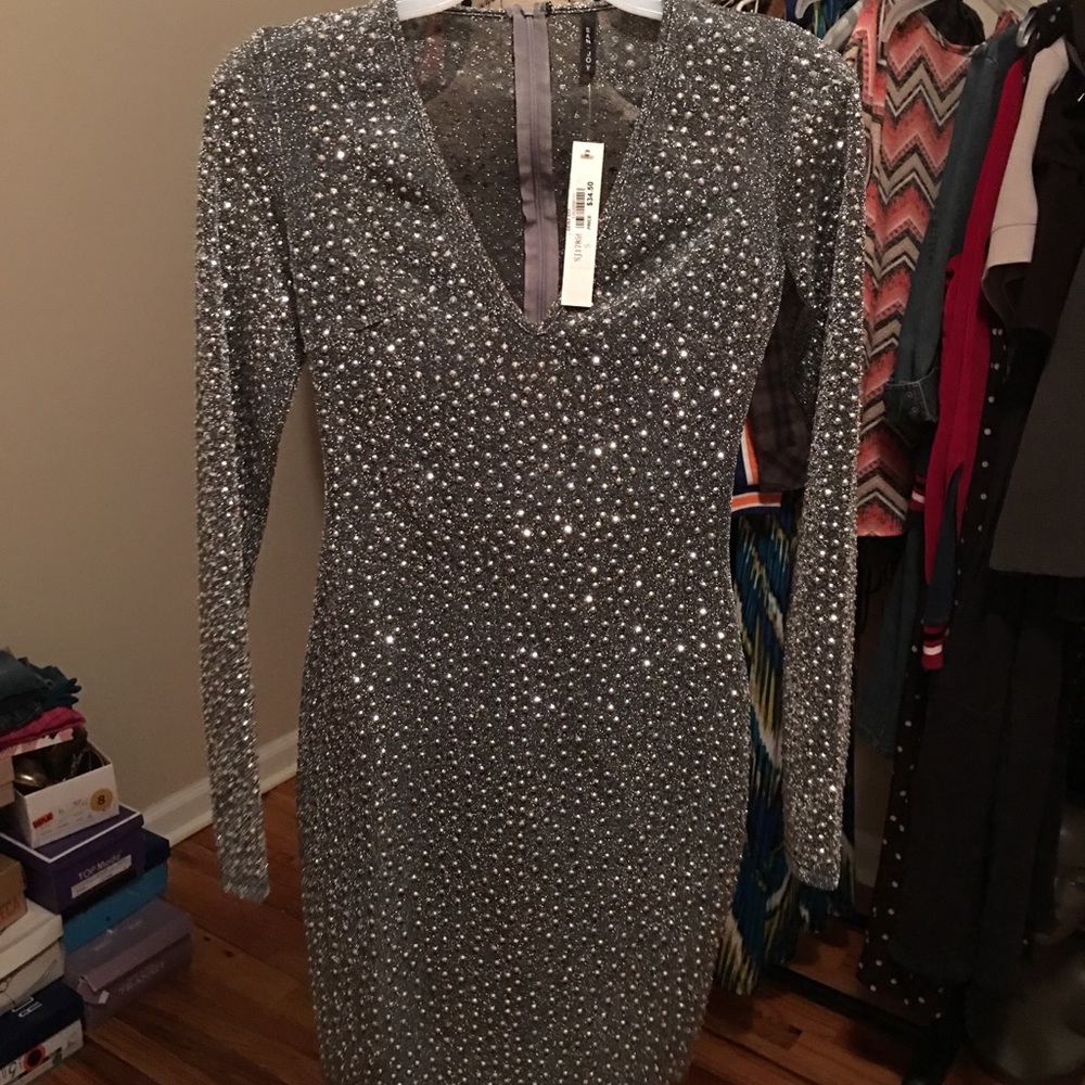 ❤️San Joy Silver Dress Size Small ❤️Gorgeous